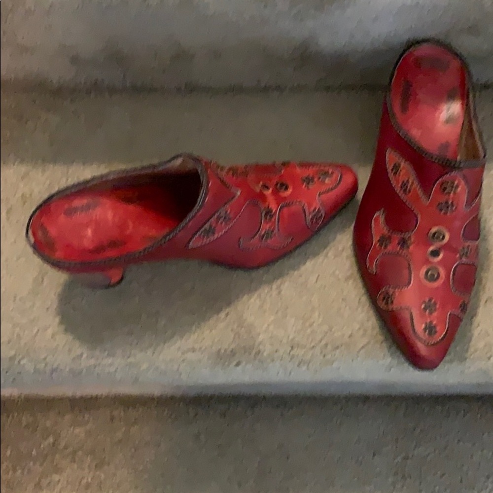 Slip on clogs with a heel...